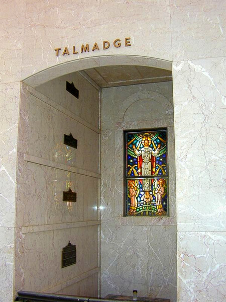 Hollywood Forever Cemetery, Talmadege Sisteers