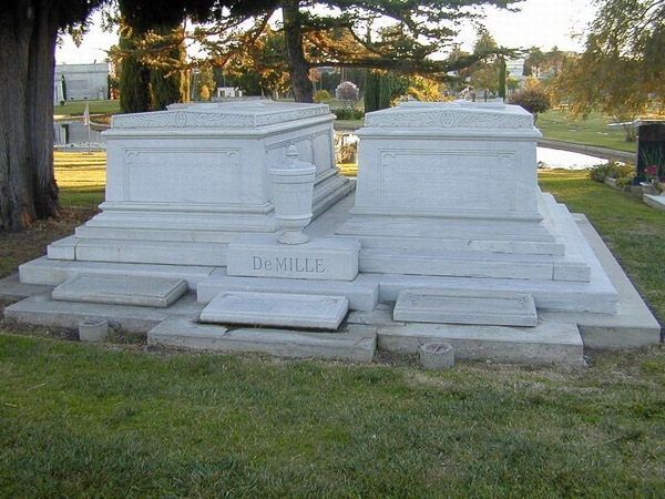 Hollywood Forever Cemetery, Cecil B deMille gravesite