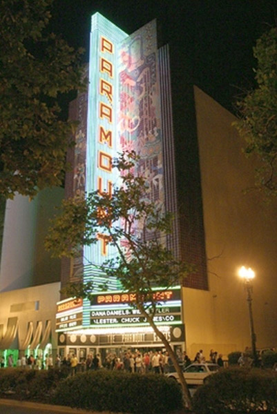 Paramount Theater, sign lighting effects