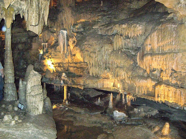 Squire Boone Caverns