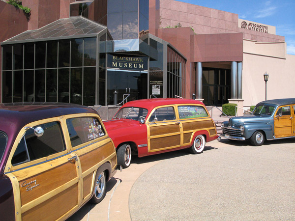 Blackhawk Museum, Woody Club visiting musuem