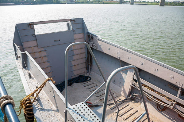 LST-325, landing craft