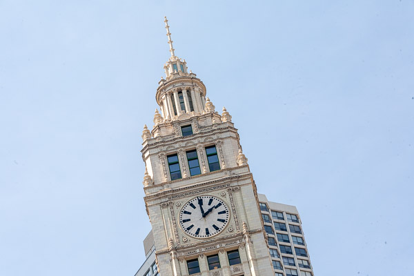 Architecture tour from the Chicago river