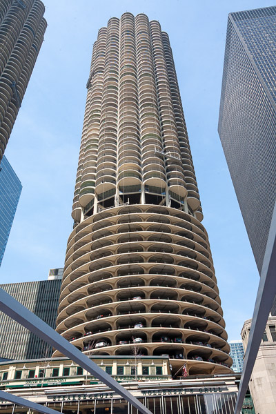 Architecture tour from the Chicago river