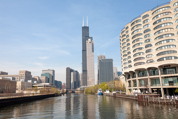 Architecture tour from the Chicago river
