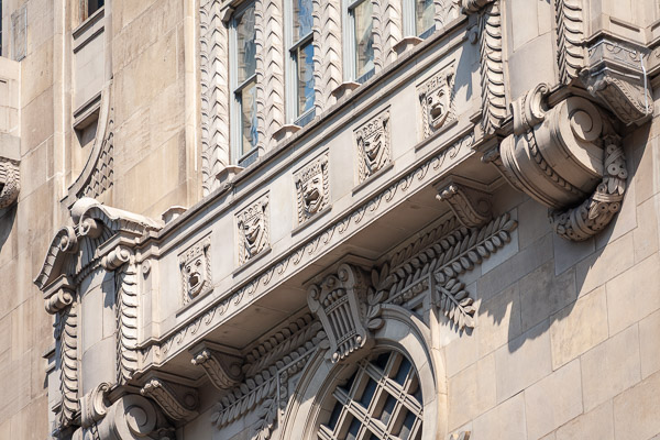 Architecture tour from the Chicago river