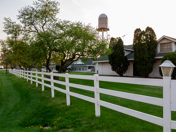 White Fence Farm, Joliet, IL