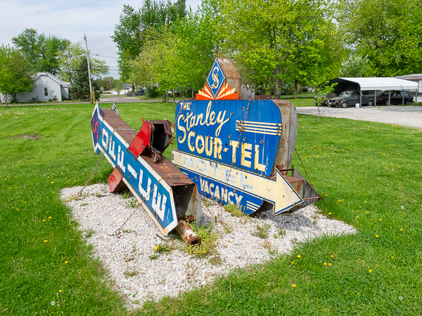 Henry's Ra66it Ranch, Staunton, IL