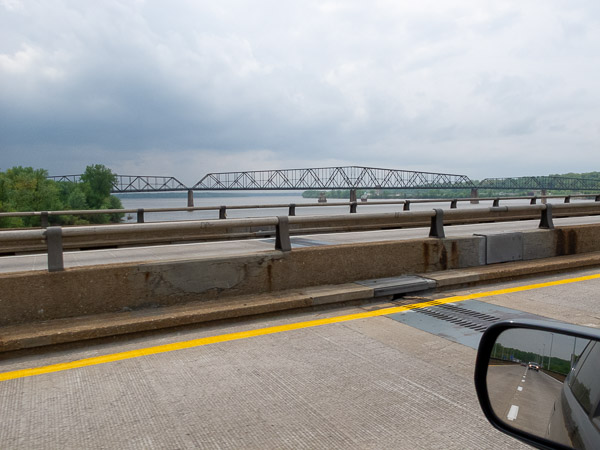 Old Chain of Rocks bridge from the US 270 that replaced it in 1967. Crossing the Missisippi river into Missouri.
