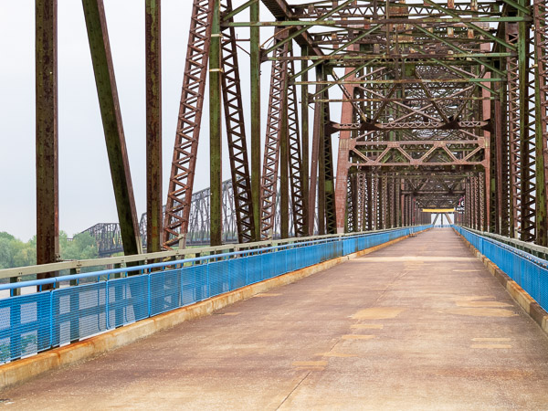Old Chain of Rocks bridge, Missouri side