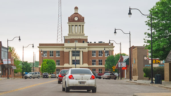 Beckham Coun ty Courthousee appears int he Grapes of Wrath movie, Sayra, OK