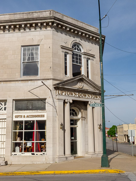 Carthage, MO downtown