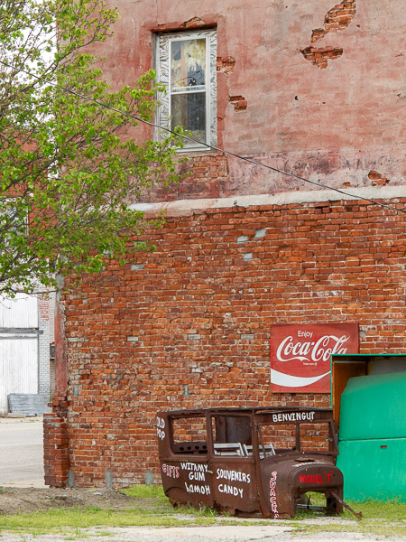 Allen's Filling Conoco Station in Commerve, Oklahoma