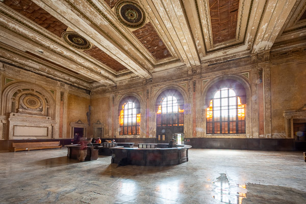 16th Street Train Station, main lobby