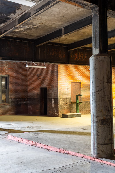 16th Street Train Station, bagage office