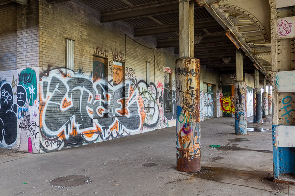 16th Street Train Station, platform