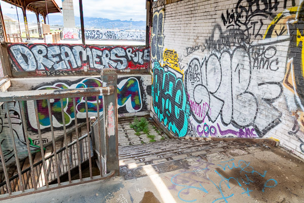 16th Street Train Station, platform