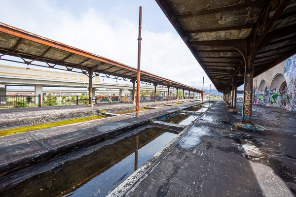 16th Street Train Station, platform