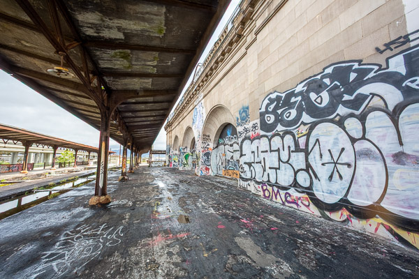 16th Street Train Station, platform
