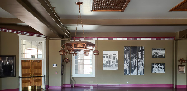 Barstow Railroad station and Harvey House. This building contains the railroad and route 66 museums.