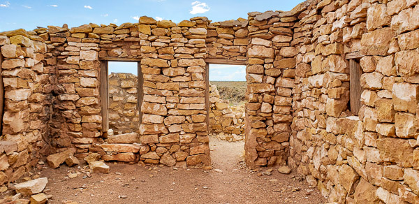 Two Guns roadside attraction along Route 66