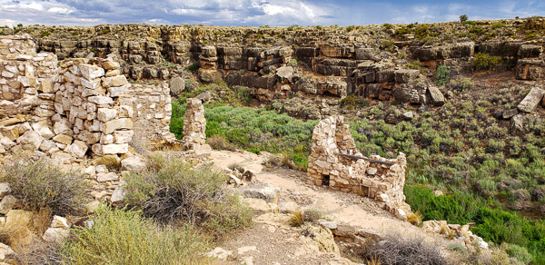 Two Guns roadside attraction along Route 66